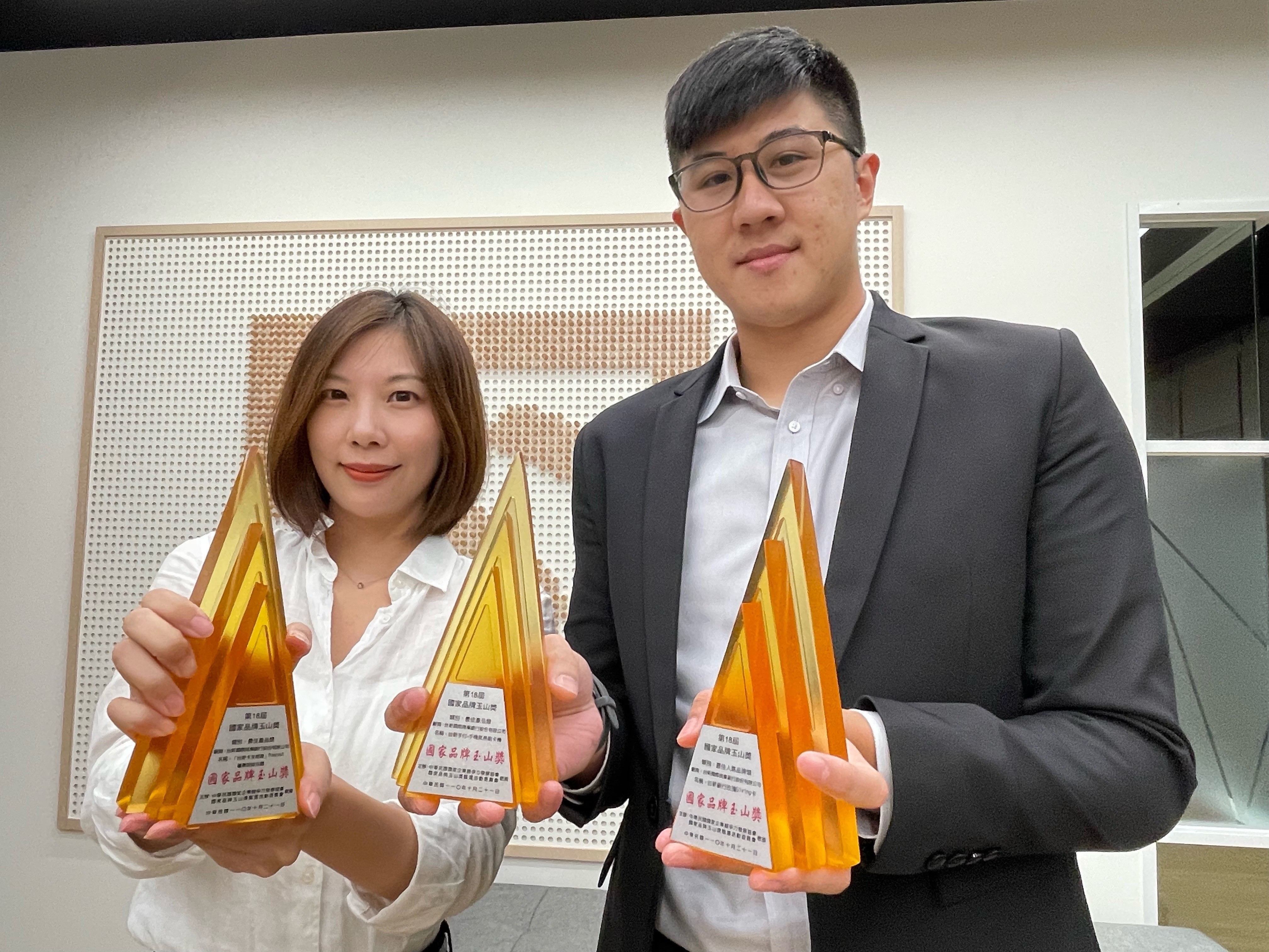20211028_巧用Podcast說信用卡優惠 台新銀信用卡摘3項國家品牌玉山獎_新聞照片