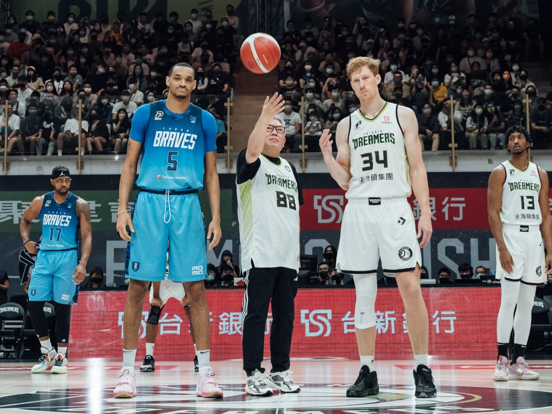 20221113_台新夢想家主場開幕戰奪勝 職籃金控大戰 人氣爆棚_新聞圖片